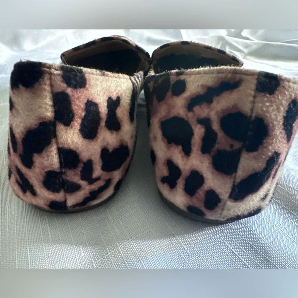 Steve Madden Leopard Print Flats - Picture 7 of 12